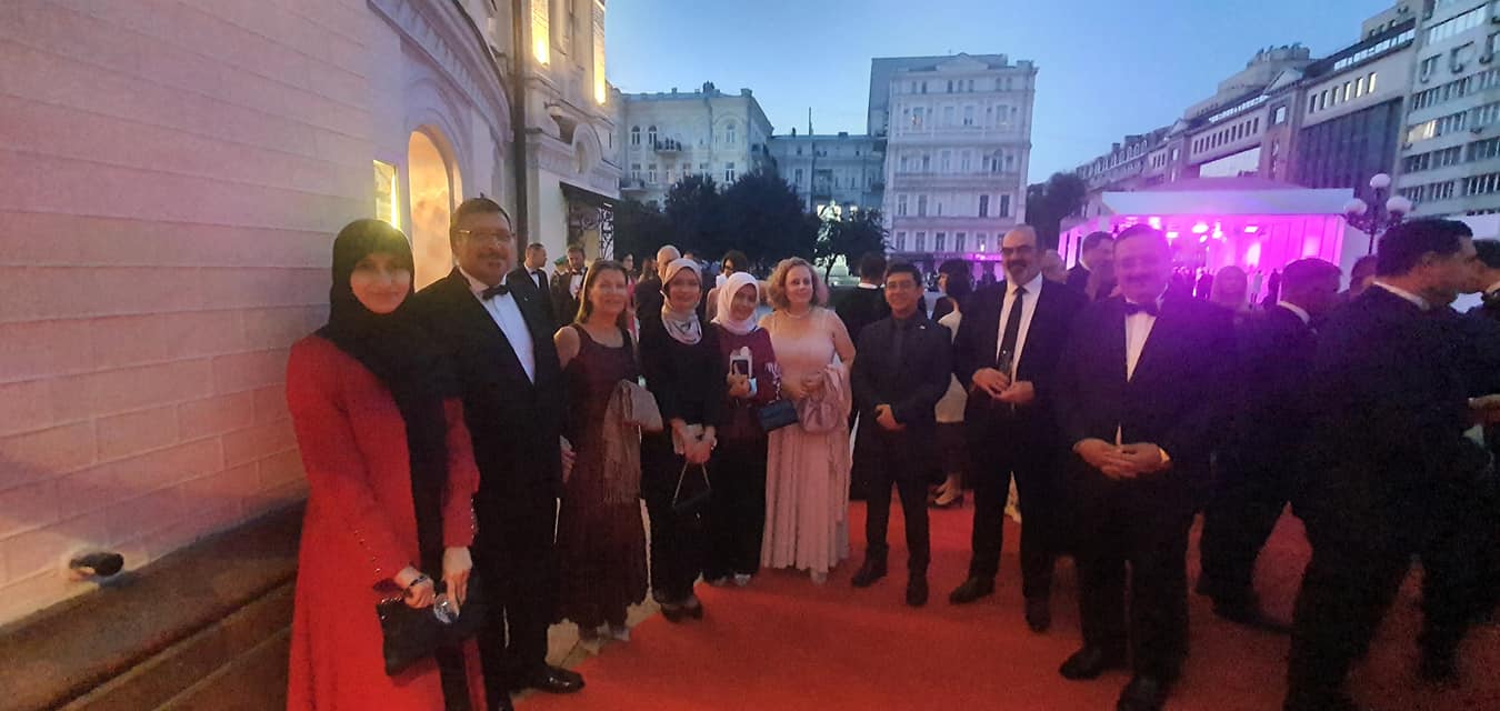 Ambassador Dajani and his spouse at the gala concert in the National Opera of Ukraine dedicated to the 30th Anniversary of the Independence of Ukraine