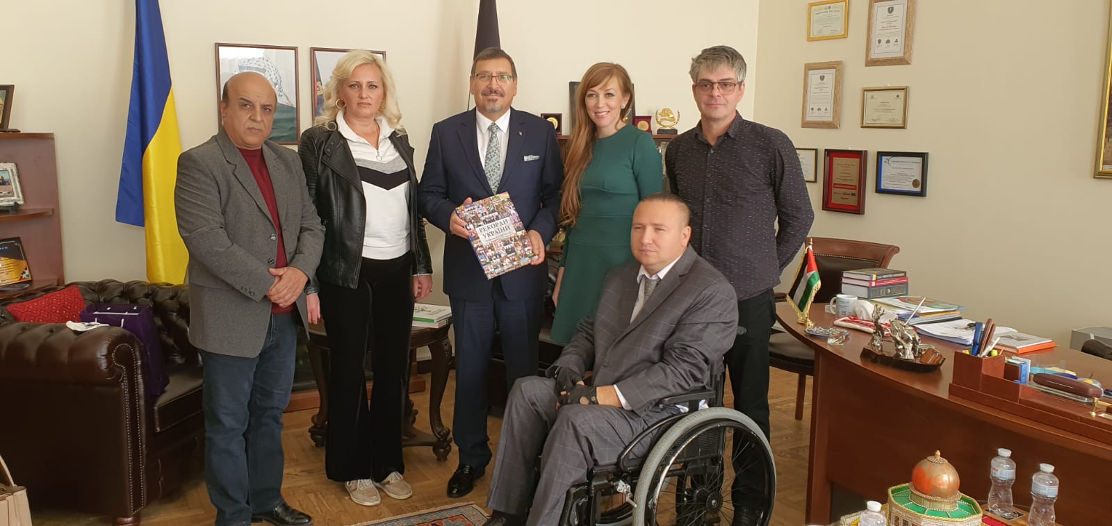 Ambassador Hashem Dajani receiving at the Embassy`s headquarters a delegation from “The Book of Records of Ukraine”